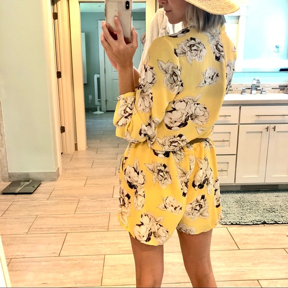 Yellow romper - Picture 4 of 4